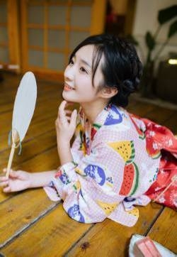 娃娃脸美女清新靓丽和服写真图片