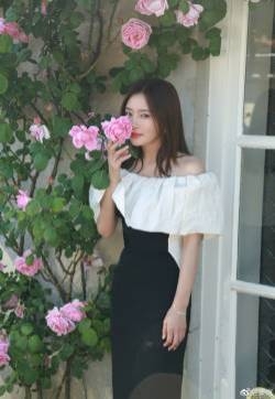 秦岚图片 秦岚户外清新甜美图片