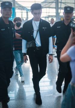 魏大勋图片  魏大勋帅气写真大片图片
