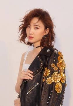 王丽坤优雅恬静时尚杂志写真图片