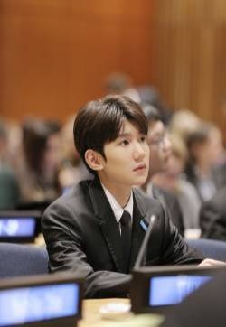 tfboys王源西装帅气图片