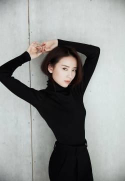 董洁气质迷人黑衣写真图片