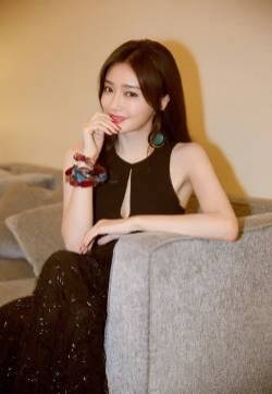 秦岚精致优雅性感写真图片