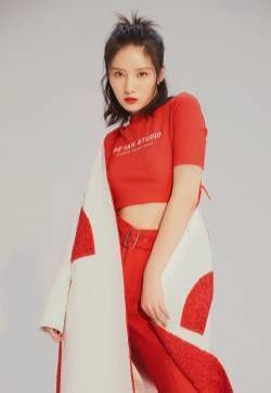 吴优性感露脐装时尚写真图片
