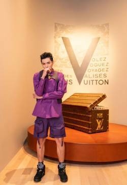 吴亦凡潮流运动风写真图片
