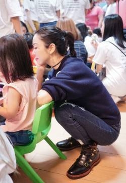 薛凯琪图片 薛凯琪公益活动图片