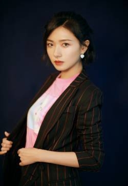 万茜性感时尚魅力写真图片
