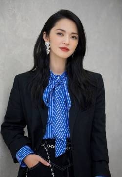 姚晨成熟干练新剧发布会写真图片