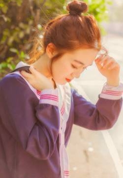 丸子头美少女水手服校园写真图片