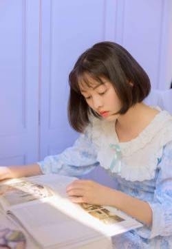 清新灵动短发美女治愈系图片