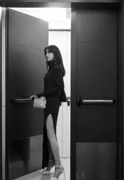 秦岚妙曼身姿古典性感写真图片