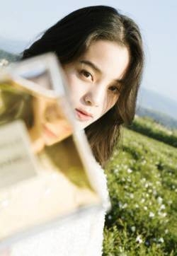 欧阳娜娜柔美田园风唯美写真图片