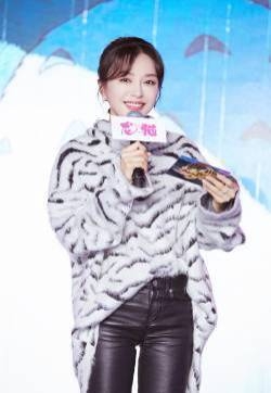 秦岚性感时尚活动写真图片