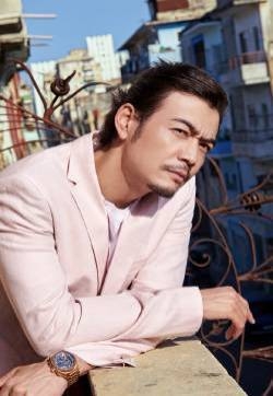 杨烁休闲随性古巴街拍图片