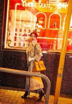 李念英伦风时尚街拍图片
