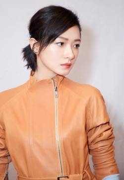 万茜