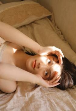 莫文蔚龙井茶园清新靓丽图片