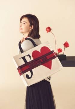 王丽坤性感代言写真图片