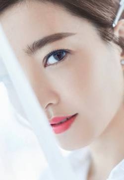 王丽坤优雅甜美写真图片