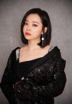张靓颖性感美艳图片