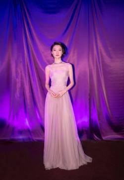 李曼优雅柔美时尚写真图片