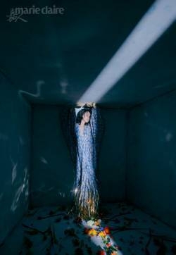 许晴卷发优雅性感写真图片