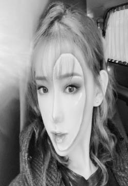 李沐宸万圣节妆容自拍图片