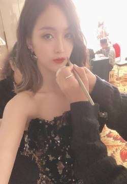吴宣仪万圣节私服照图片