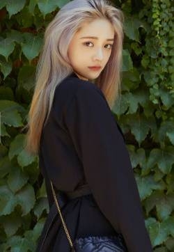 周洁琼精致美艳图片