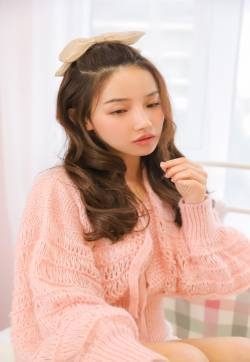 万茜优雅知性写真图片