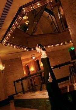 张含韵时尚复古写真大片