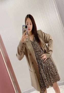 李小璐碎花连衣裙优雅自拍照