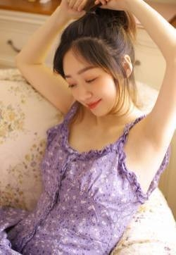 甜美女生田园风性感私房美女图片
