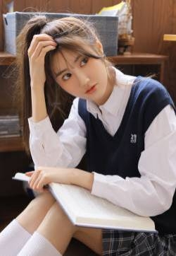 格子超短裙美女丝袜制服写真