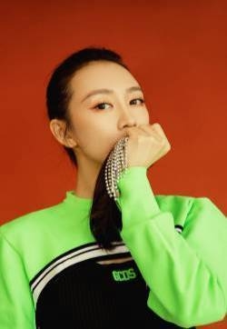 王鸥性感露脐装写真图片