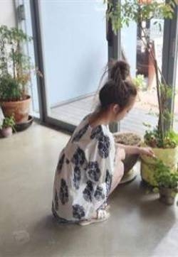 韩国网络红人恩典手机桌面壁纸