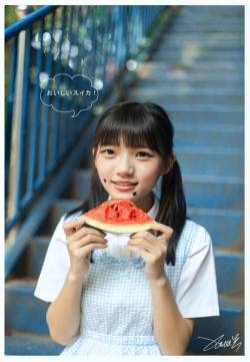 夏日甜美女生吃西瓜可爱高清手机壁纸下载