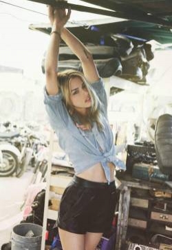 Hottie欧美非主流美女安卓手机壁纸下载