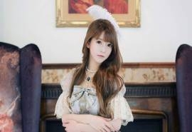 韩国美女模特大眼长发美女yurisa桌面壁纸下载5
