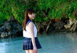 清纯水手服少女谱久村圣海边写真集电脑图片1下载