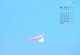 2016年5月日历蓝天上的纸飞机桌面壁纸