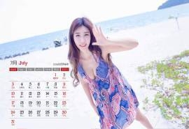 2016年7月日历沙滩美女桌面壁纸