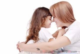 2016年9月日历母女拥抱温馨图片高清电脑壁纸大全
