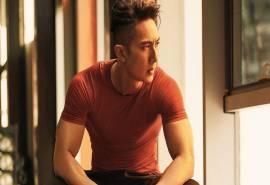 吴尊帅气红衣运动高清壁纸