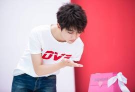 王俊凯清新帅气写真电脑图片壁纸