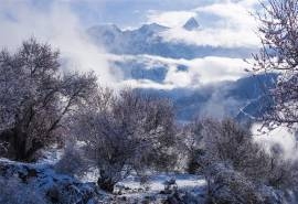 索松村雪山雪景唯美高清桌面壁纸