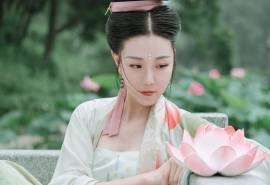 汉服美女荷塘唯美高清桌面壁纸