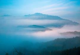 山雾缭绕唯美风景图片壁纸