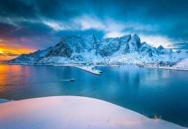 精选唯美冬日雪山风光电脑壁纸