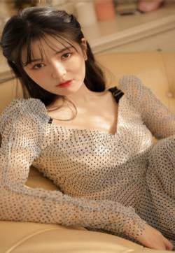 清秀性感美女手机壁纸
